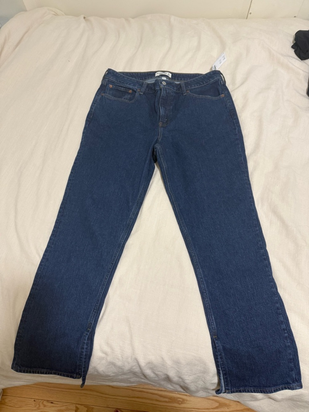 NWT Abercrombie & Fitch Deep Indigo Straight-Leg Jeans